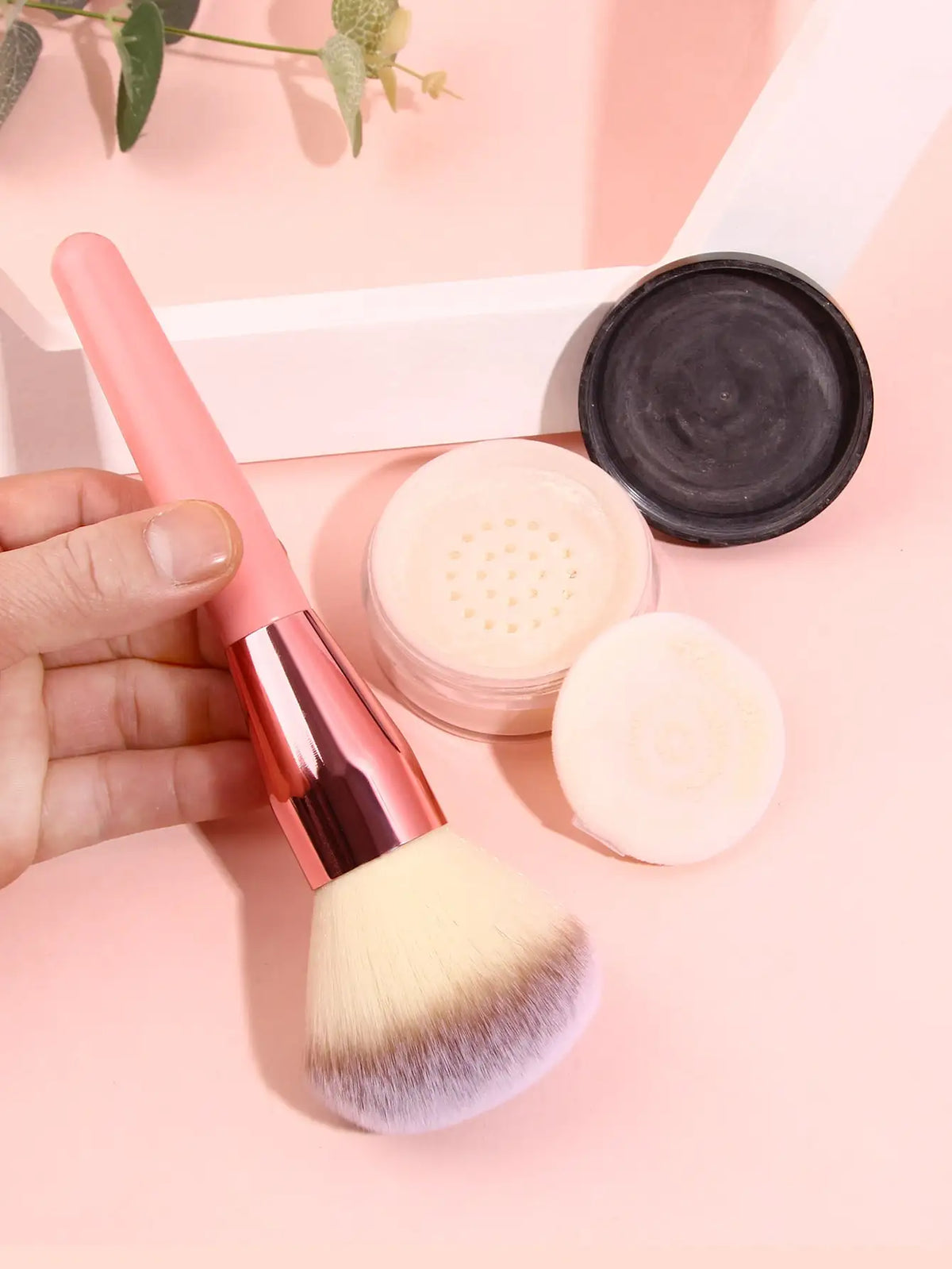 1 pcs Bestselling profession makeup tools Powder brush Super soft large fluffy Loose powder brush Blush brush does